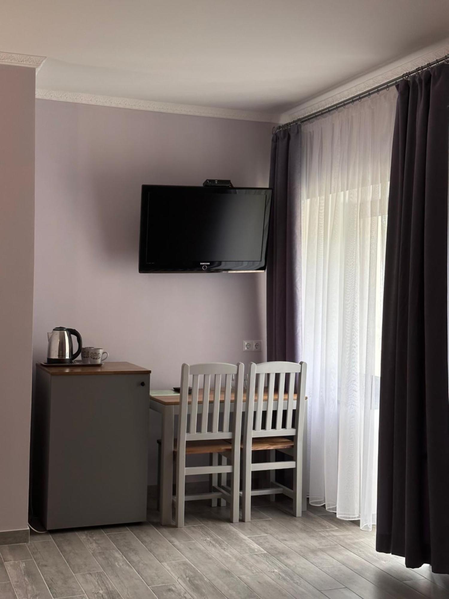 Maestro Hotel Ostroh ภายนอก รูปภาพ