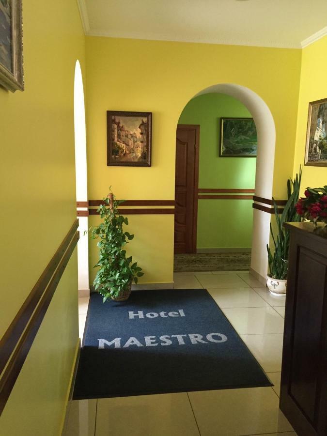 Maestro Hotel Ostroh ภายนอก รูปภาพ