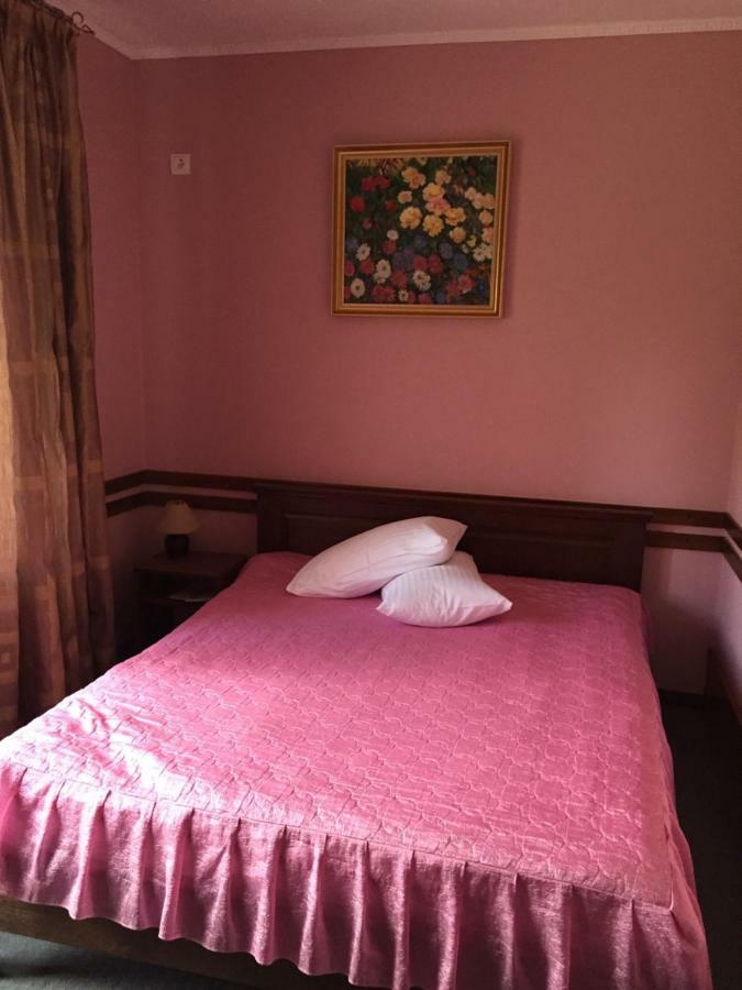 Maestro Hotel Ostroh ภายนอก รูปภาพ